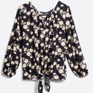 BEACON
Casiya Tie Front Blouse